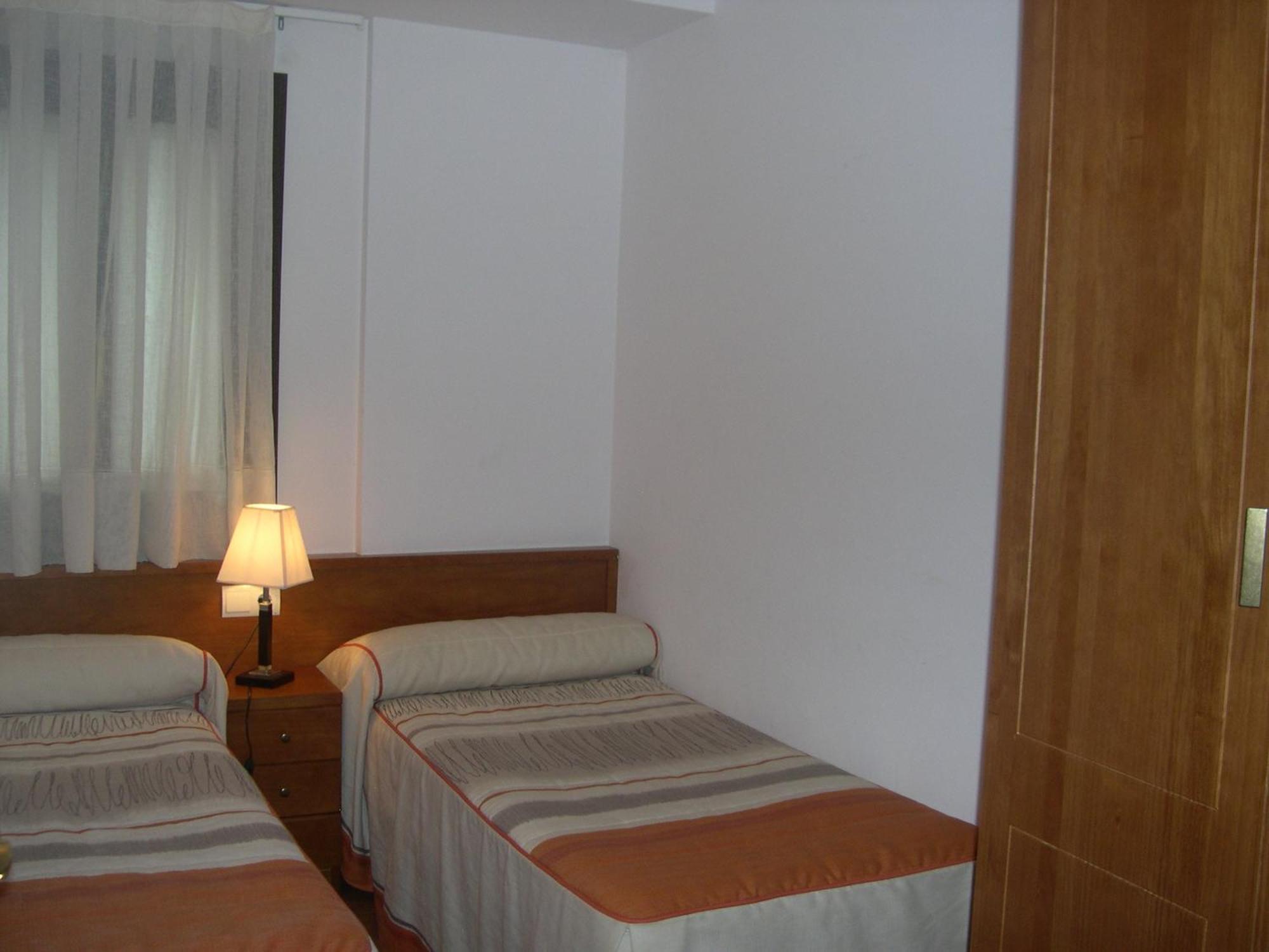 Apartamentos Estop Sahun Екстер'єр фото