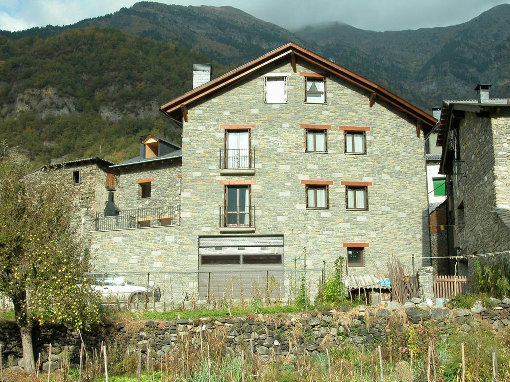 Apartamentos Estop Sahun Екстер'єр фото